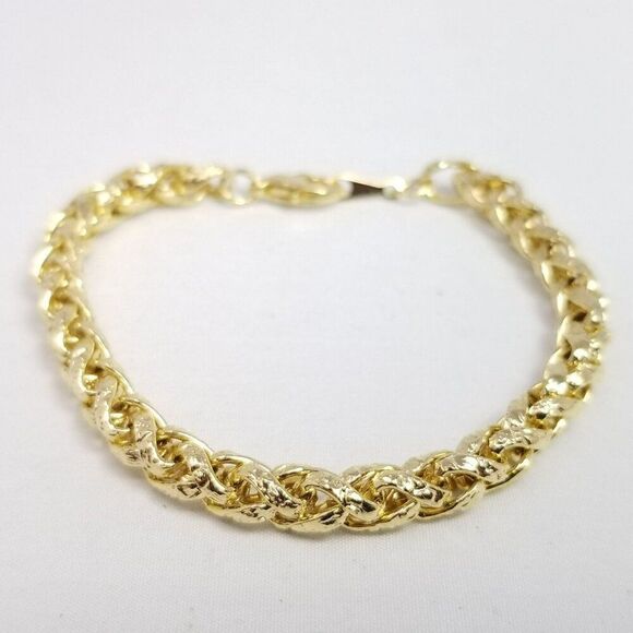 Vintage Gold Tone Chain Bracelet, 7 Inches Long, Unsigned, Stacking Minimal - Picture 7 of 8